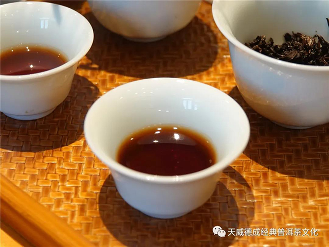 天威德成熟茶品评茶会