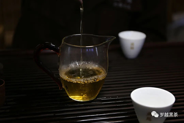 岁越黑茶拾年天尖砖