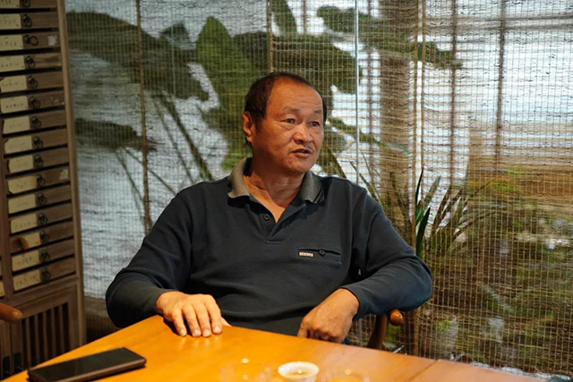 邹家驹曾任中茶云南公司总经理现任云南省茶业协会会长是蜚声国际内外的普洱茶专家