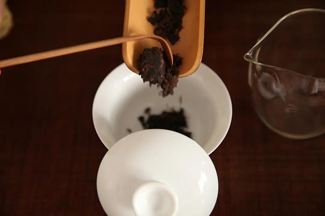 荣瑞祥忙肺熟茶