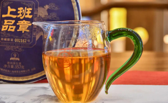八角亭上品班章普洱茶