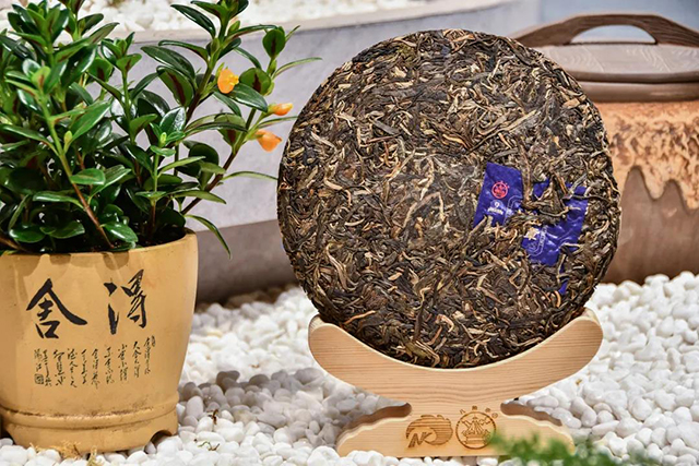 八角亭上品班章普洱茶