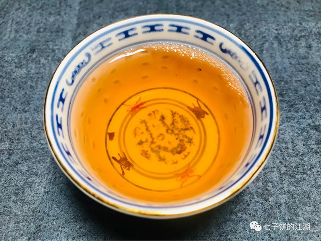 番顺茶业迎正青饼普洱茶