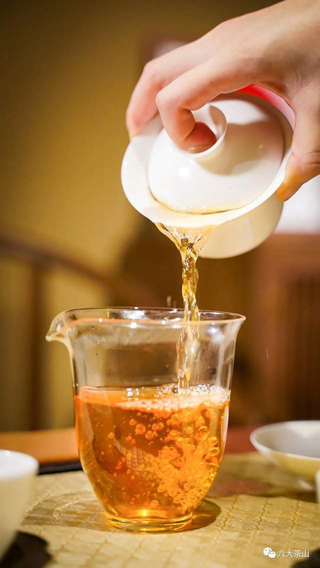 六大茶山班章乔木生态饼茶普洱茶