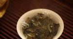 荣瑞祥：茶汤上的白色泡沫是什么东西？代表茶不好吗？还能不能喝