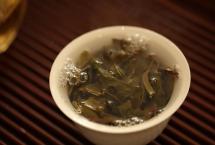 荣瑞祥：茶汤上的白色泡沫是什么东西？代表茶不好吗？还能不能喝