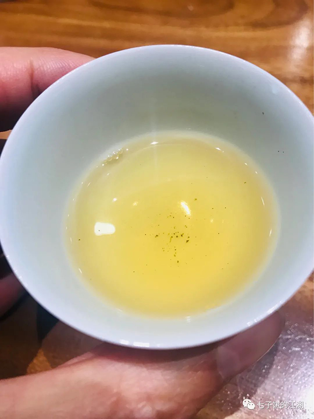 山青花燃山音青饼普洱茶