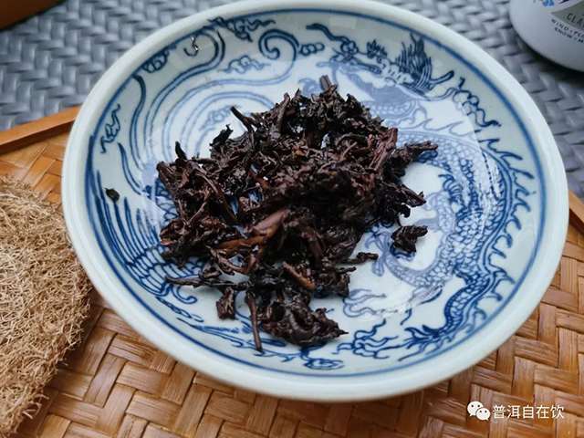 下关沱茶2018日照金山熟沱普洱茶