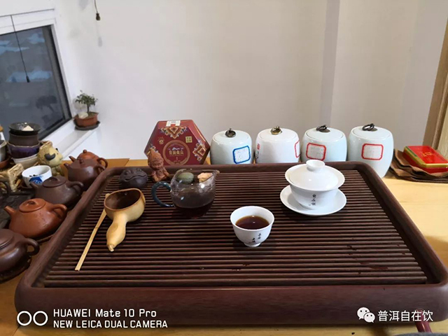 下关沱茶2018日照金山熟沱普洱茶