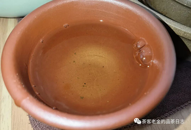 2019年困鹿山贡茶头春普洱茶