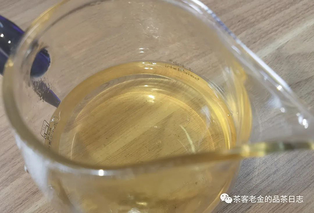 困鹿山制茶人2021年举鼎老班章普洱茶