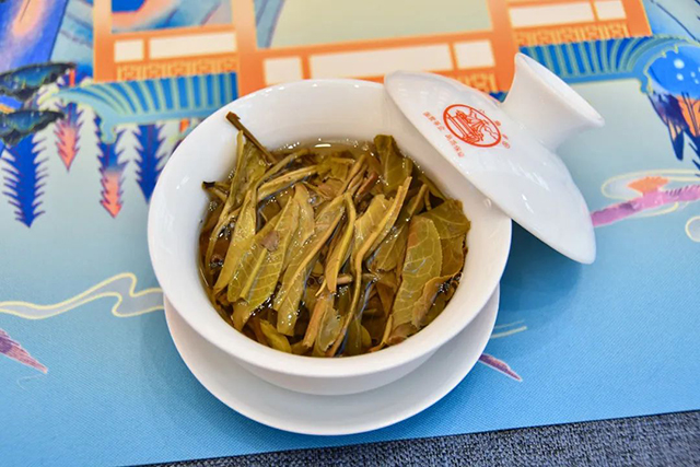 八角亭班章大野普洱茶