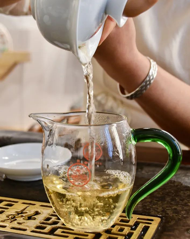 八角亭班章大野普洱茶