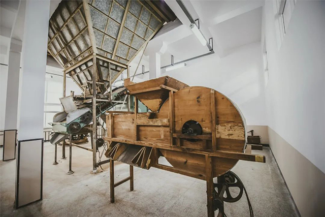 津乔茶厂内至今保存着80年代的制茶机械作为历史见证