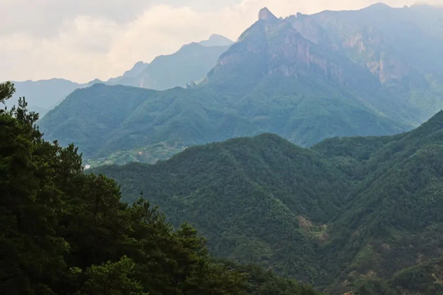 延绵的徽州山脉