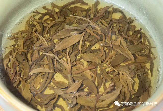 2014年曼松龙珠普洱茶