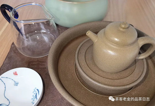2014年曼松龙珠普洱茶