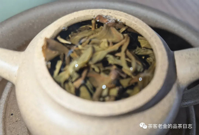 2014年曼松龙珠普洱茶