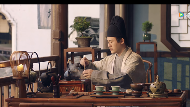 梦华录剧中的茶博士在制作煎茶