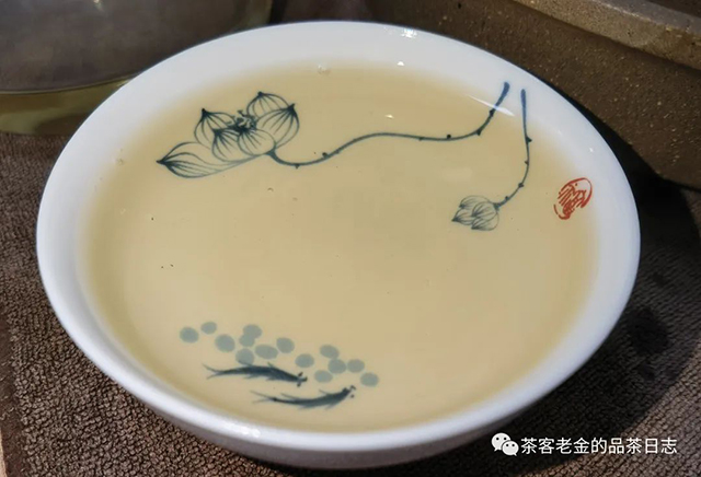 吾茶共饮2022年紫茎易武普洱茶