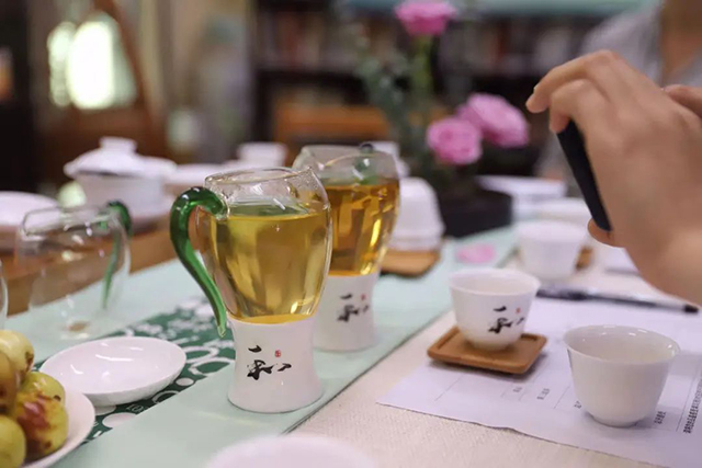 普洱茶品鉴月系列活动澜沧古茶专场在云南省图书馆举行