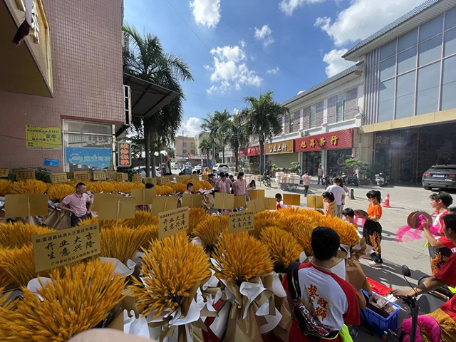 芳村葵蓬铁路南街8号泛茶渠道商店