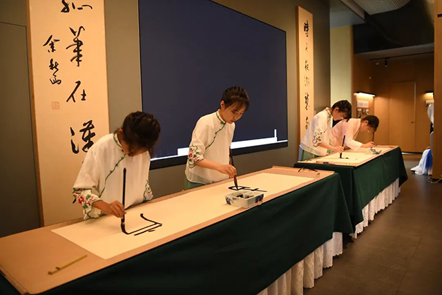 普洱茶文化弥勒传播中心在弥勒秋雨书院成立