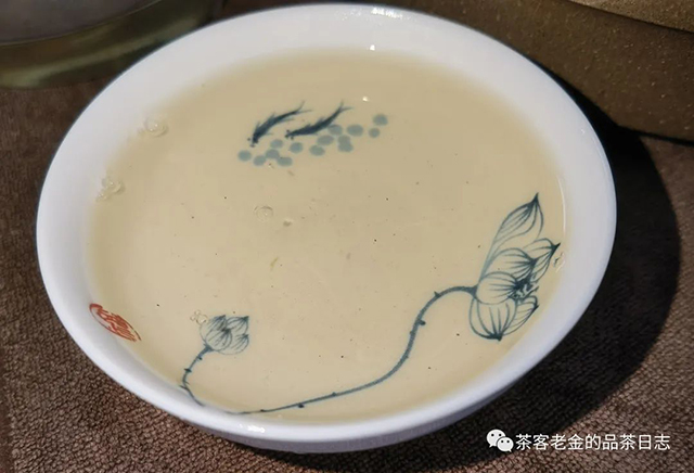 吾茶共饮2022年无量山普洱茶