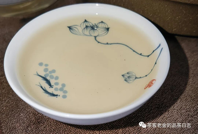 困鹿山制茶人2022年倚邦紫茶单株普洱茶