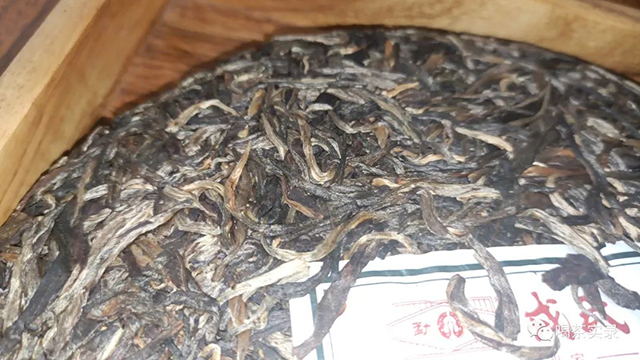 2014年勐库戎氏母树茶500克饼生茶