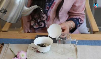 普洱茶洗茶方法：普洱茶第一泡不能喝？你真的懂吗？
