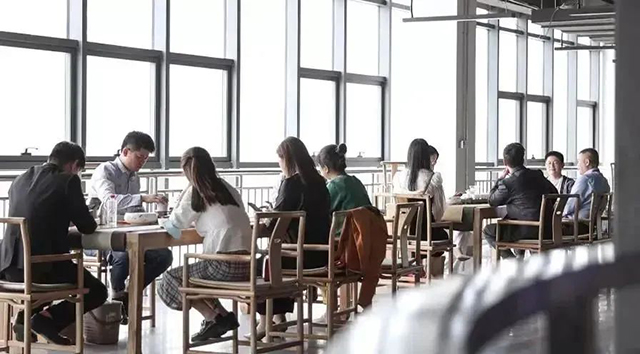 绿爱茶小镇洽谈交流区