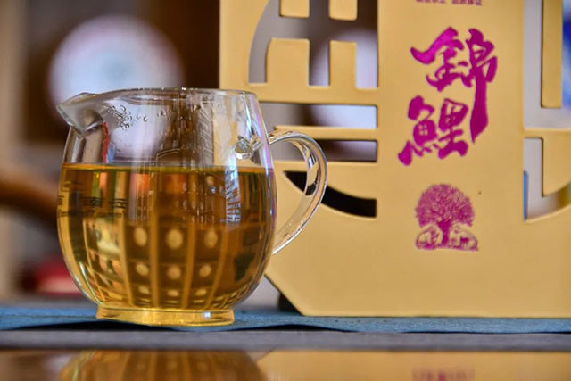 八角亭2022锦鲤普洱茶