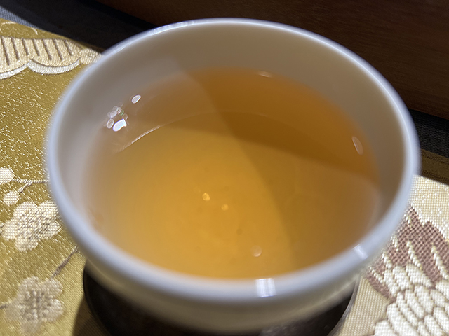 郎河茶厂2000年熊猫饼