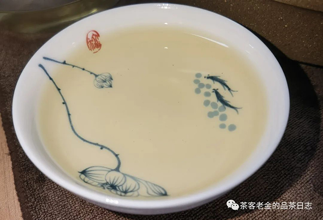 吾茶共饮2022年弯弓高杆普洱茶