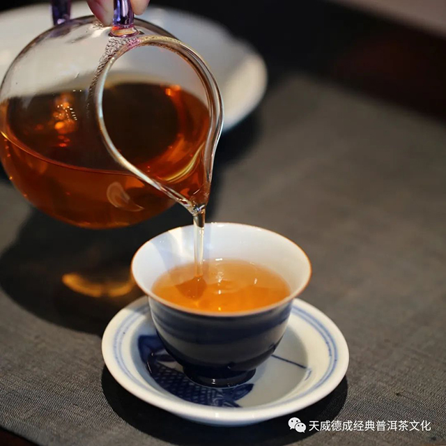 天威德成2006年玉韵雅月兰普洱茶