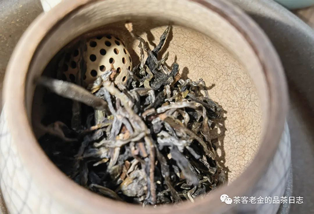 欣源号易武多依树古树普洱茶