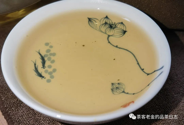 欣源号易武多依树古树普洱茶