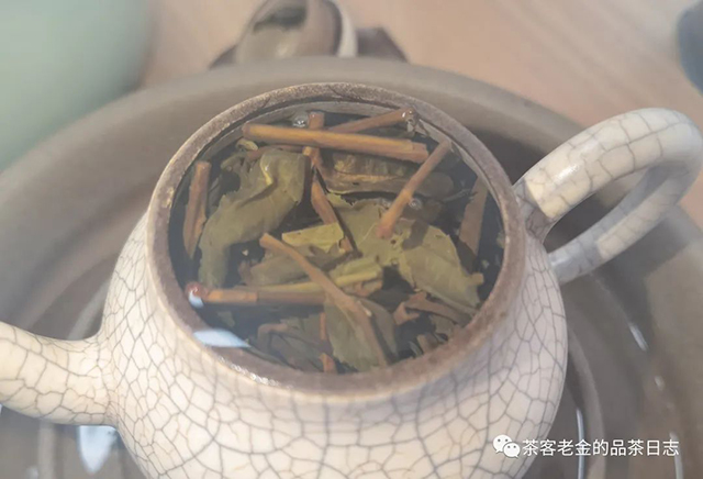 欣源号易武多依树古树普洱茶