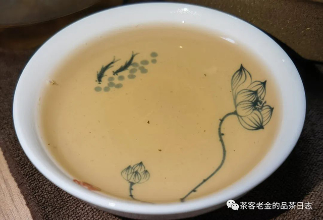 广东茶友2018年多依树秋普洱茶
