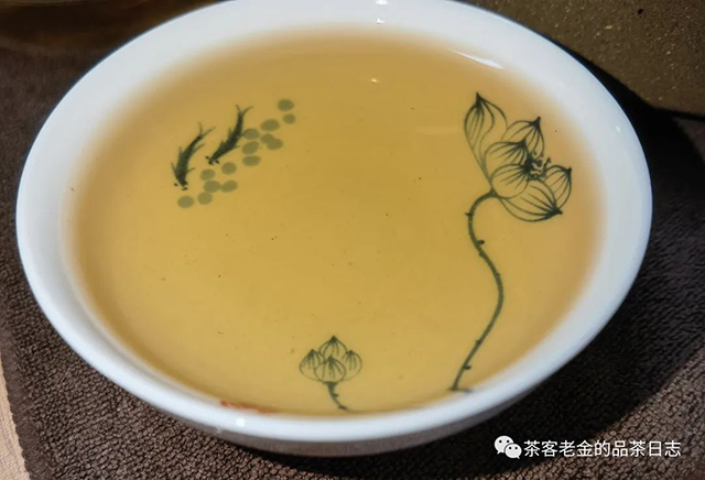 广东茶友2018年多依树秋普洱茶