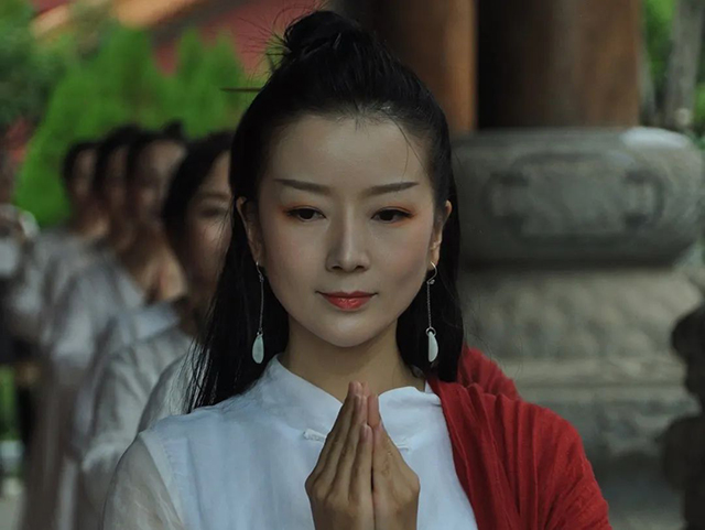 钱柯含