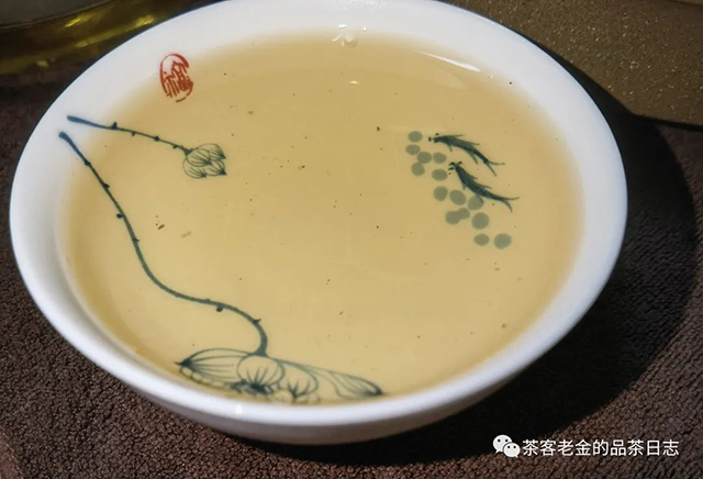 栩月古茶2022年弯弓普洱茶