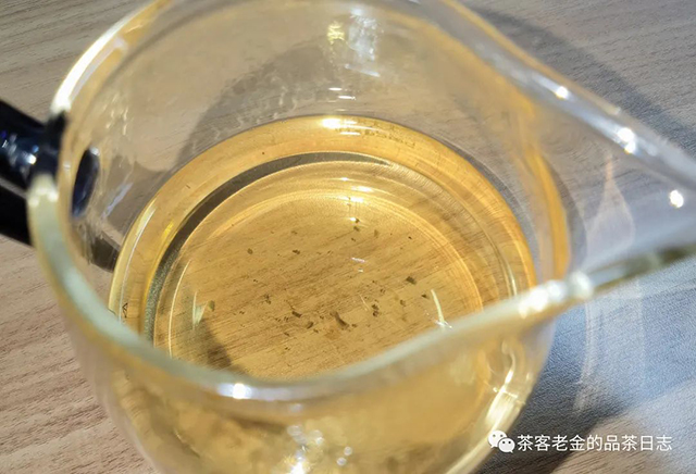 栩月古茶2022年弯弓普洱茶