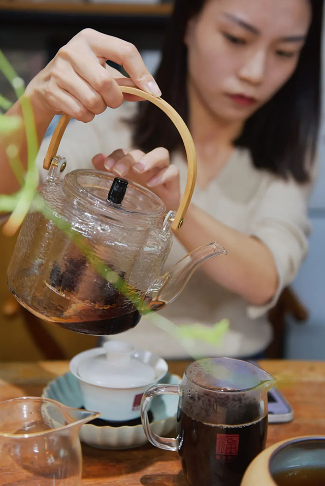 福海茶厂福果老茶头熟茶冲泡