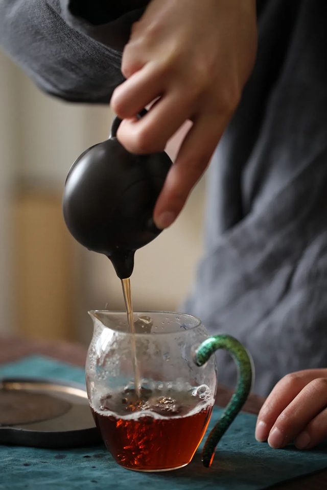 用紫砂壶泡熟茶