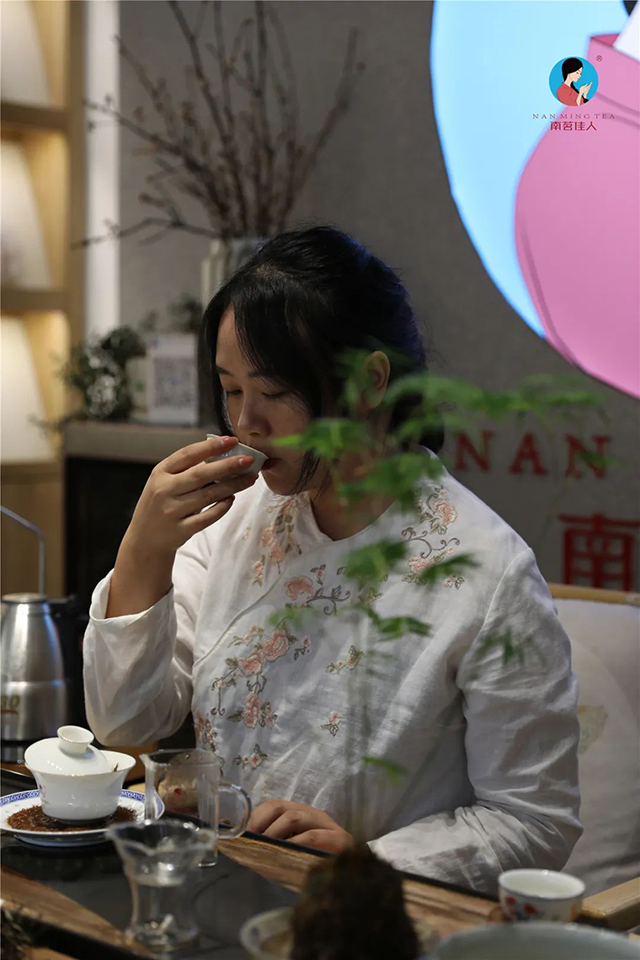 南茗佳人品鉴会