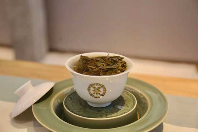 中茶茗山一扇磨易武茶