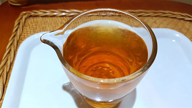 红乐2011年邦东云海普洱茶