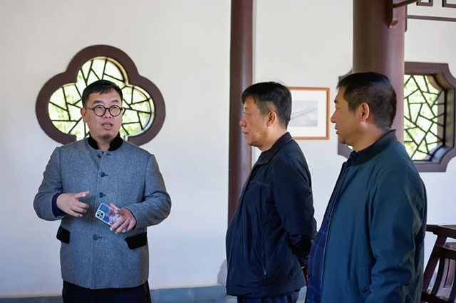 福海茶业有限公司董事长受邀参观云南大学校园